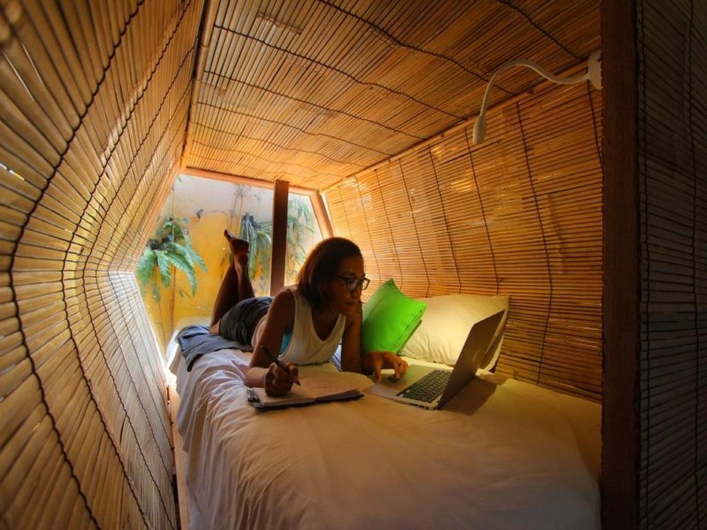 Bali Bee House Hotel เกอโรโบกัน ภายนอก รูปภาพ