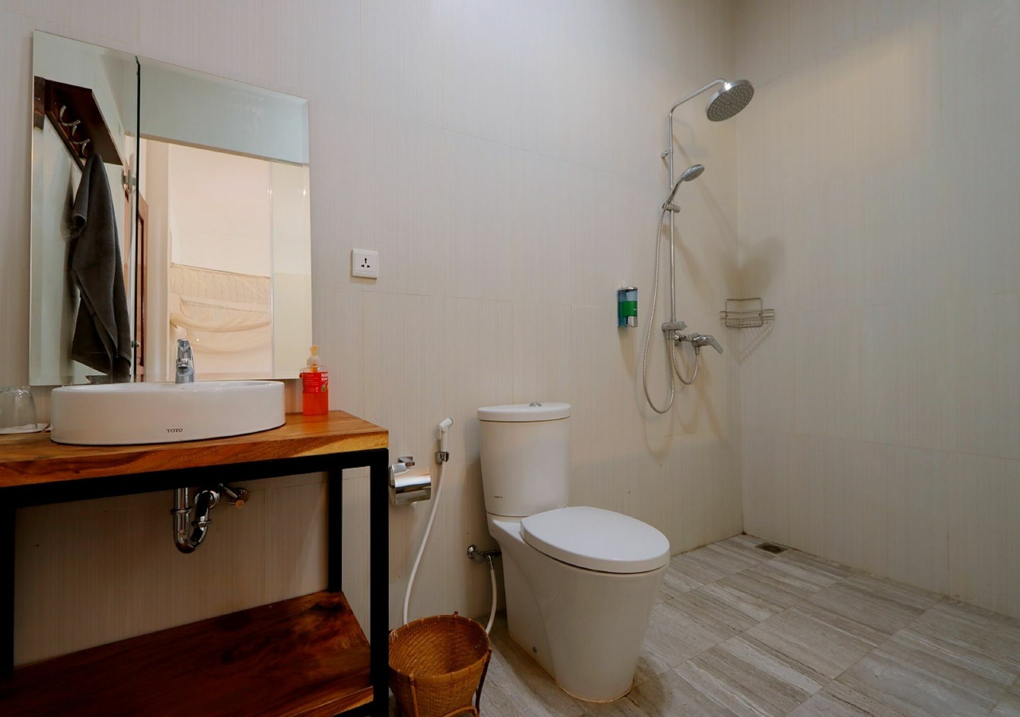 Bali Bee House Hotel เกอโรโบกัน ภายนอก รูปภาพ