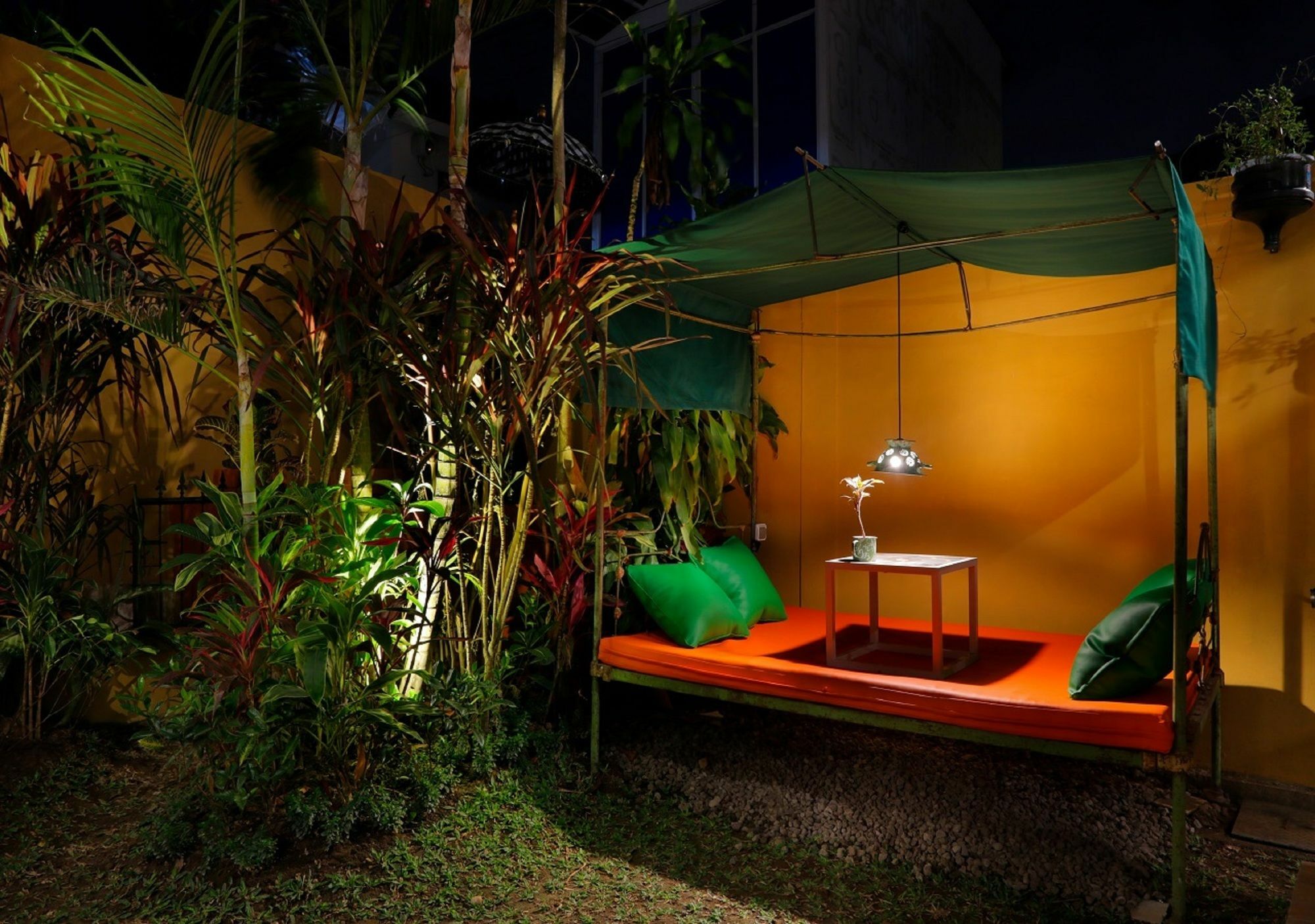 Bali Bee House Hotel เกอโรโบกัน ภายนอก รูปภาพ
