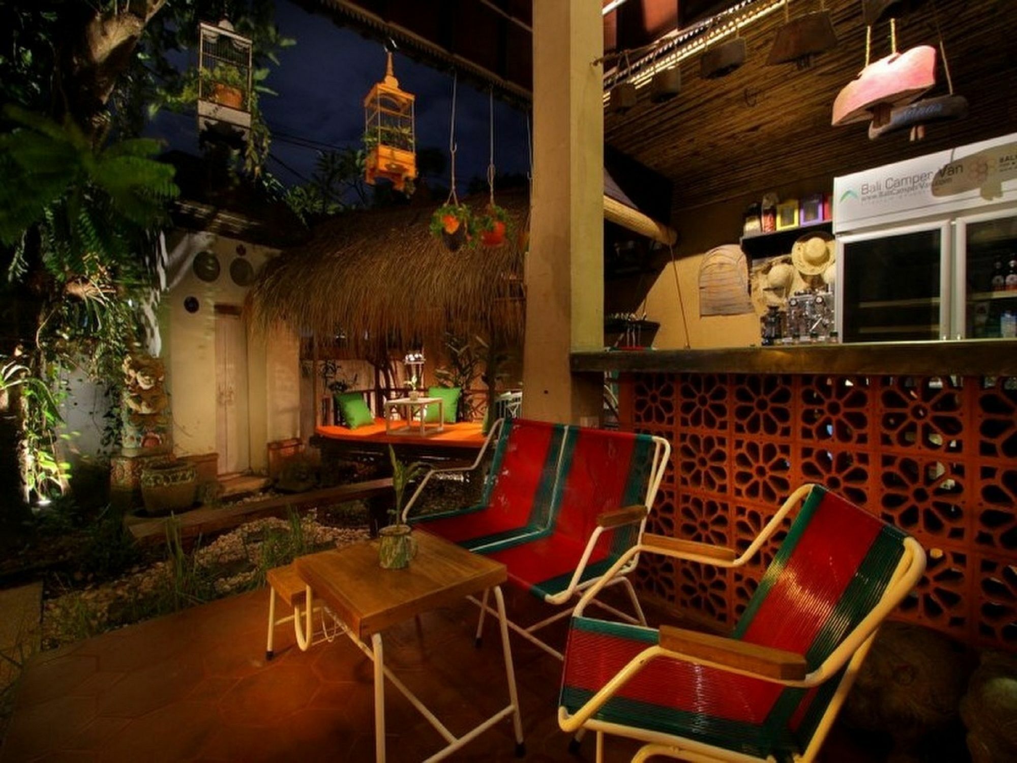 Bali Bee House Hotel เกอโรโบกัน ภายนอก รูปภาพ