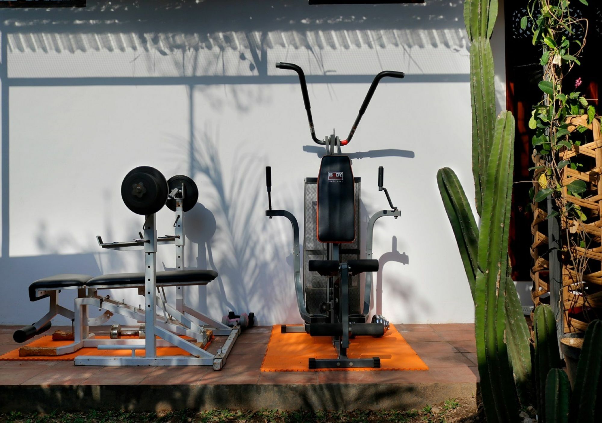 Bali Bee House Hotel เกอโรโบกัน ภายนอก รูปภาพ