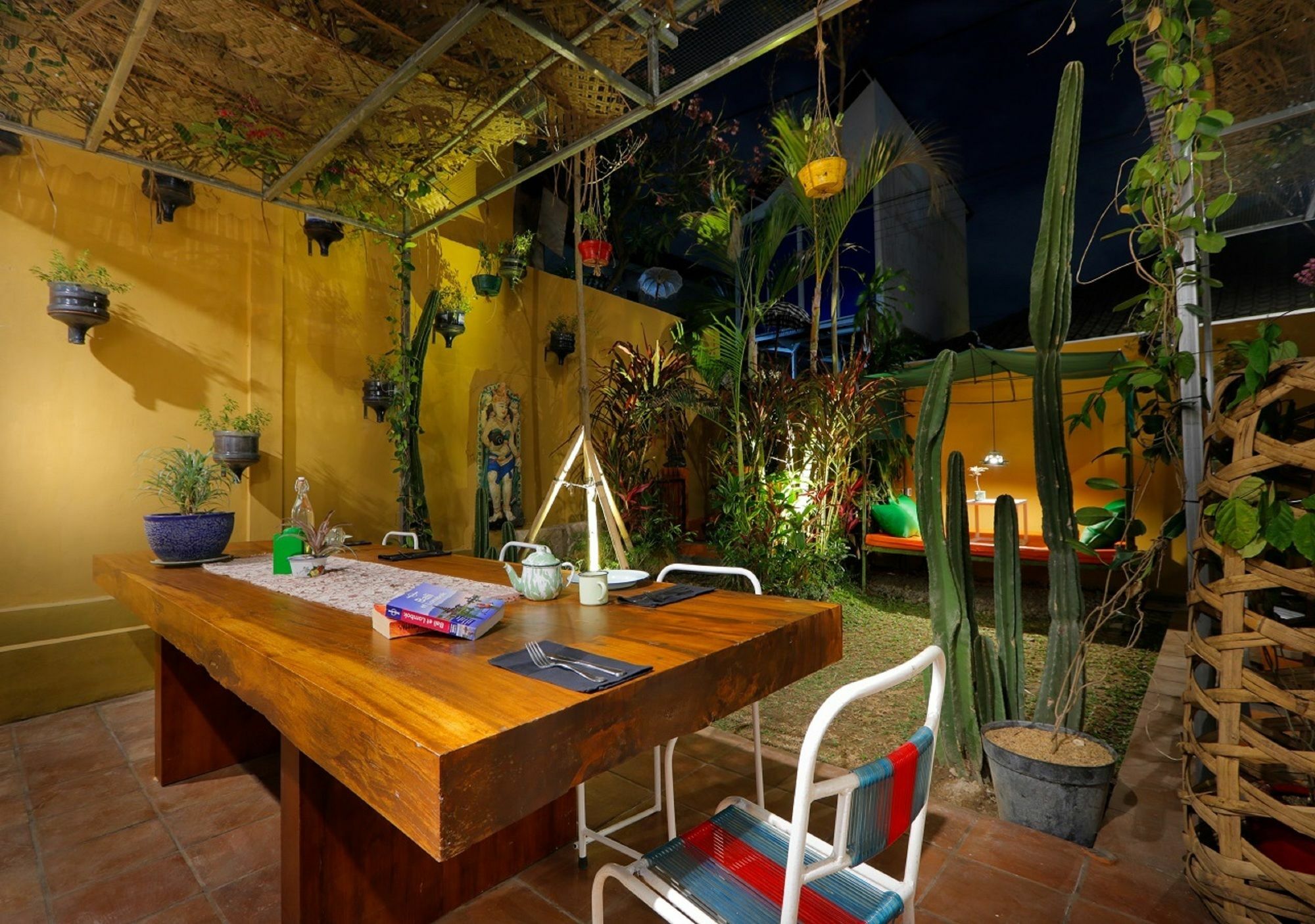 Bali Bee House Hotel เกอโรโบกัน ภายนอก รูปภาพ