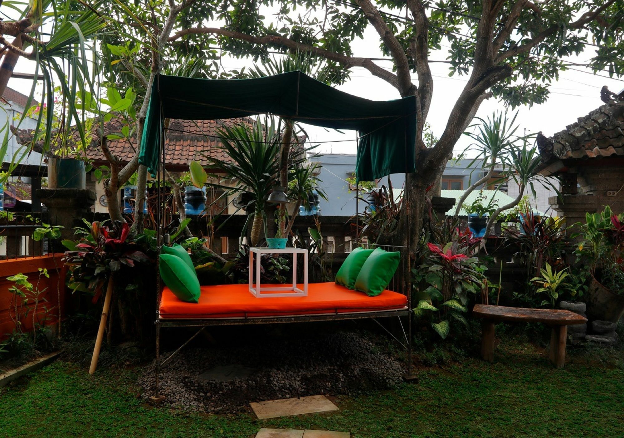 Bali Bee House Hotel เกอโรโบกัน ภายนอก รูปภาพ