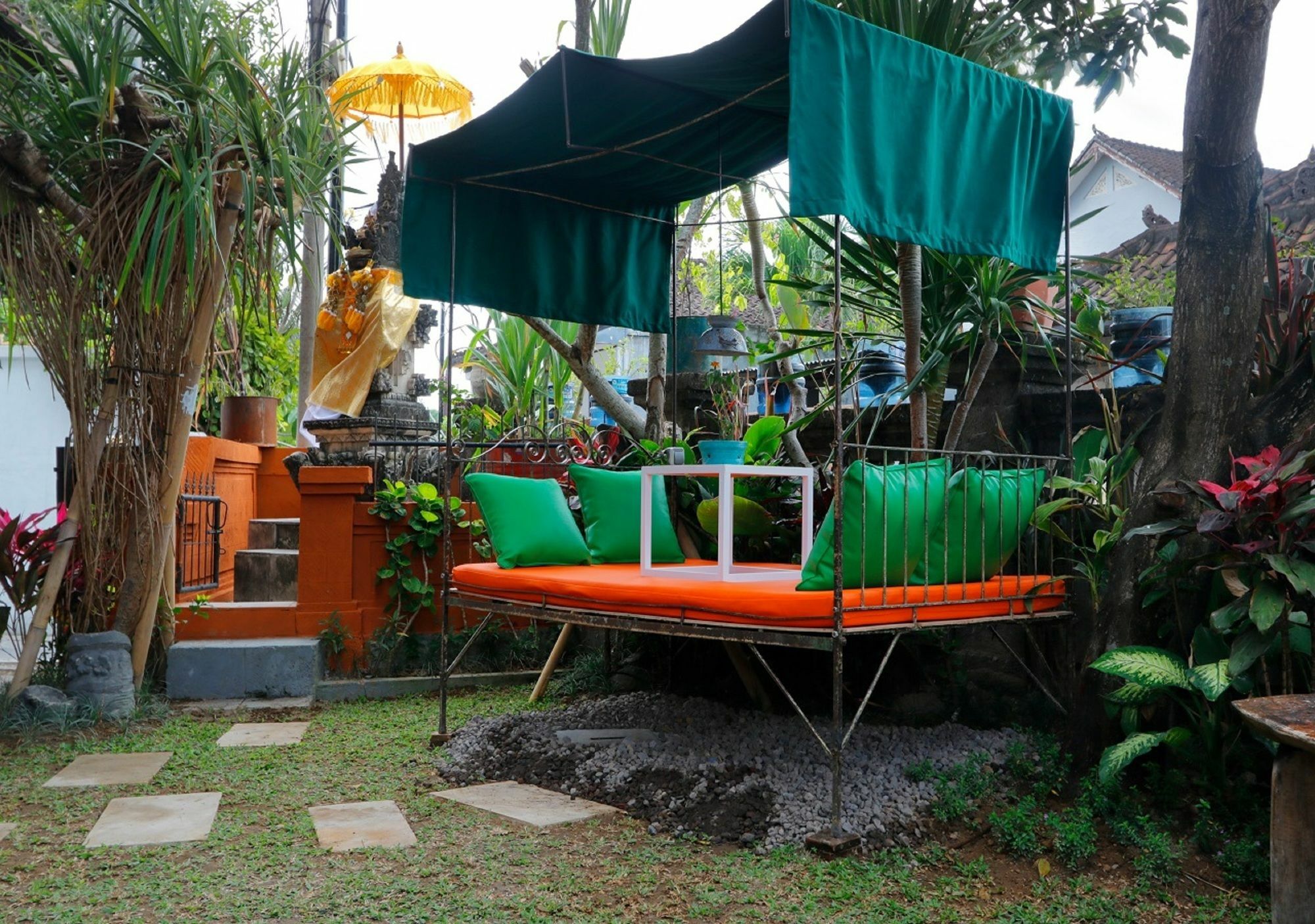 Bali Bee House Hotel เกอโรโบกัน ภายนอก รูปภาพ