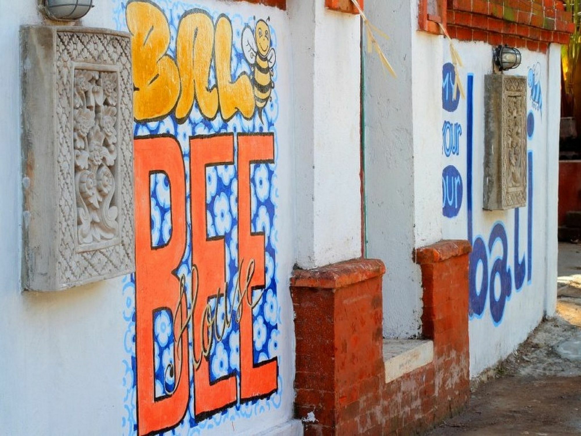 Bali Bee House Hotel เกอโรโบกัน ภายนอก รูปภาพ